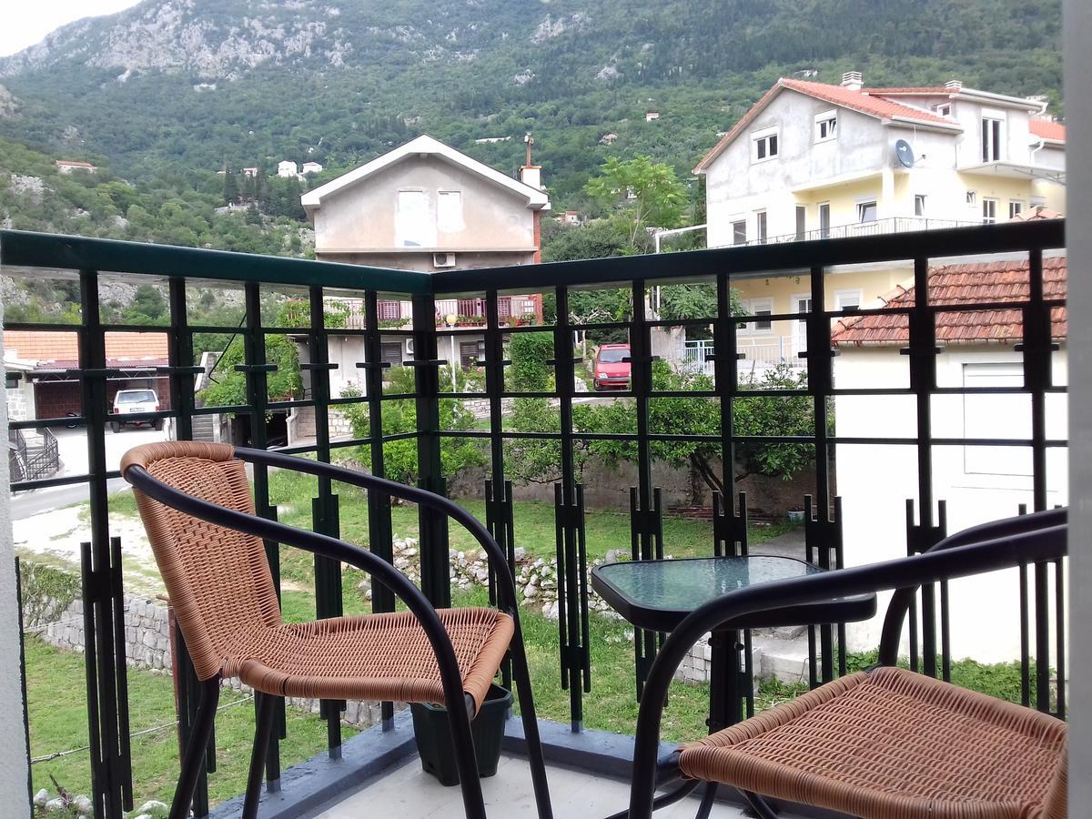 Apartmani Mozaici Risan Exteriér fotografie