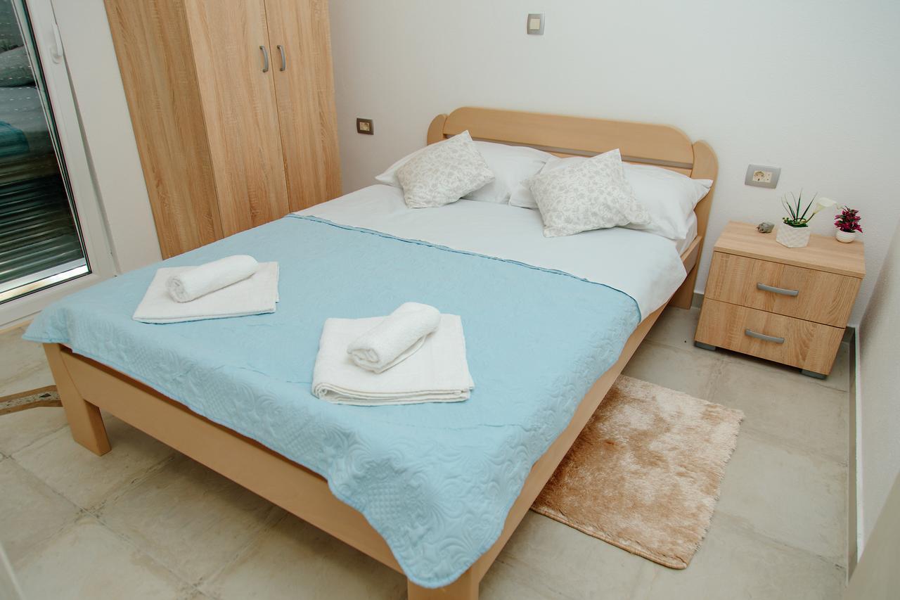 Apartmani Mozaici Risan Exteriér fotografie